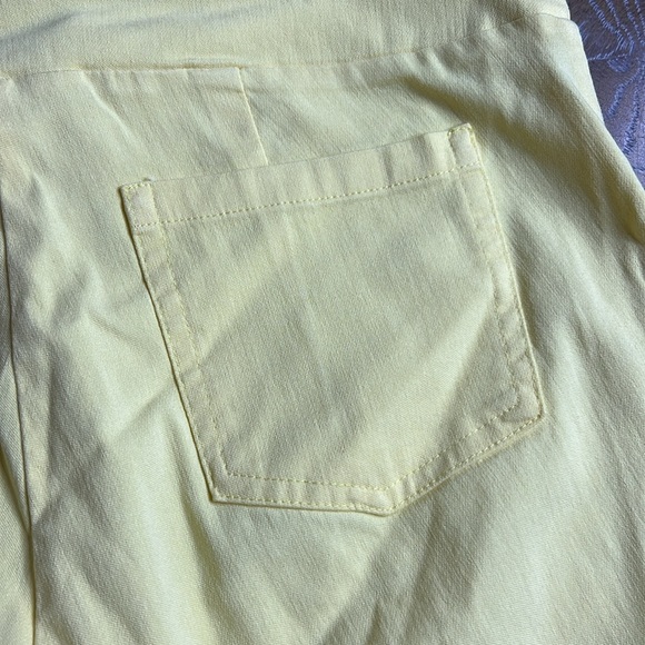 J. MCLAUGHLIN Yellow Pull-On Shorts 4 - Picture 3 of 7